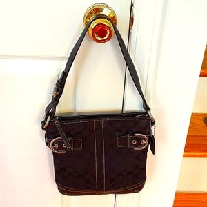 Coach shoulder bag..like new